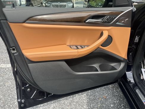 Used 2023 BMW X4 M40i w/ Shadowloine Package image 9