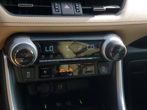 New 2025 Toyota RAV4 Limited image 27