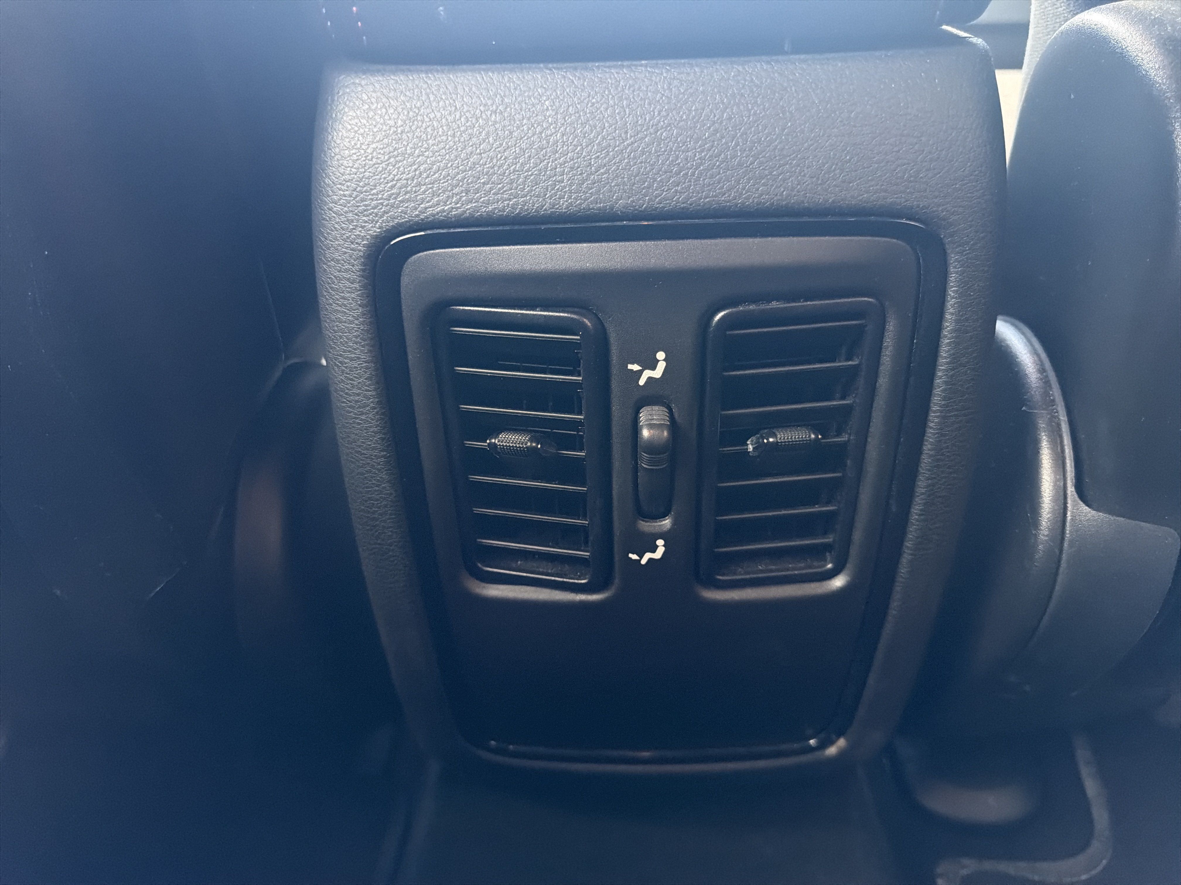 Used 2023 Dodge Durango GT RWD image 14