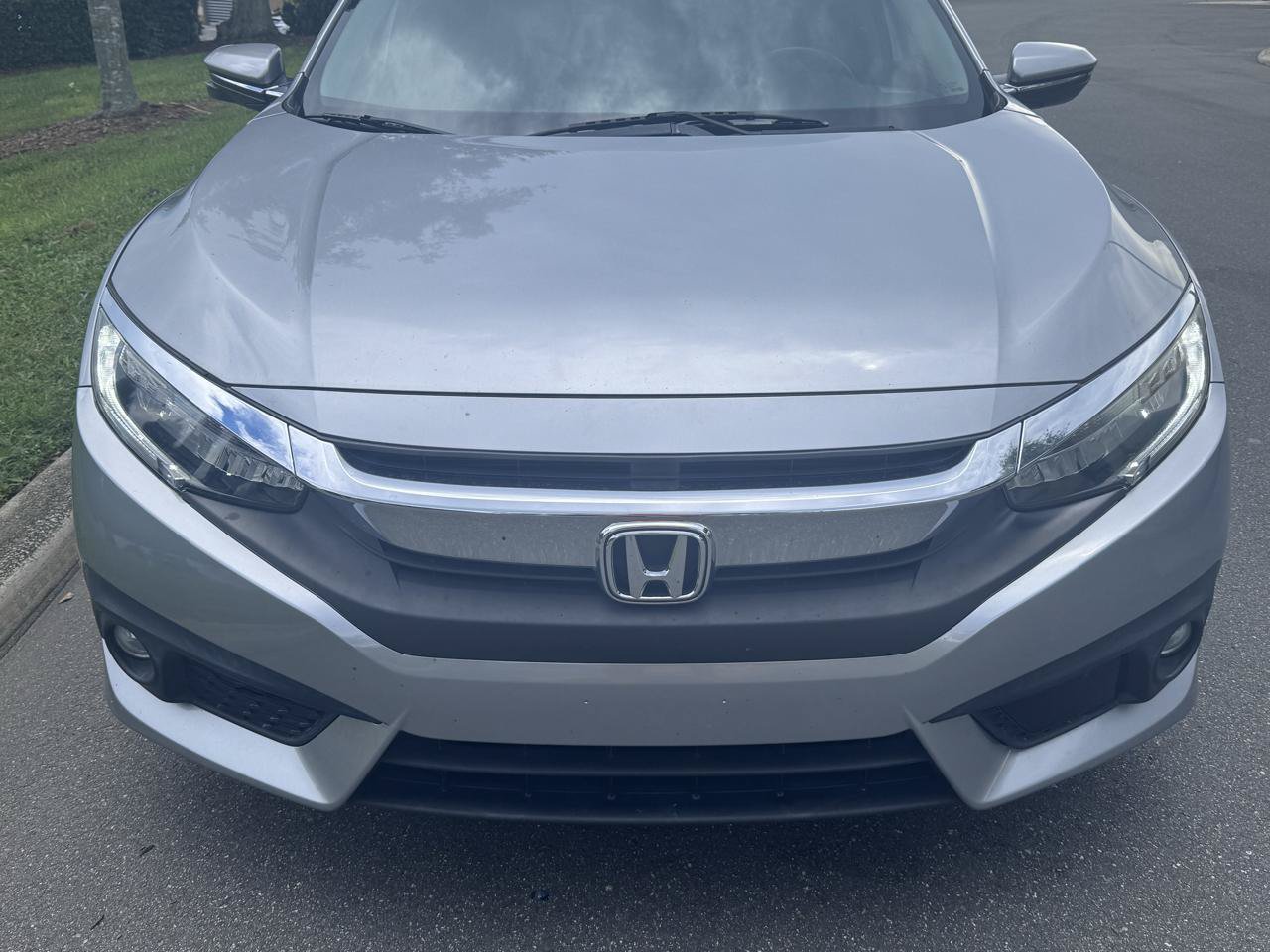 Used 2017 Honda Civic Touring image 5
