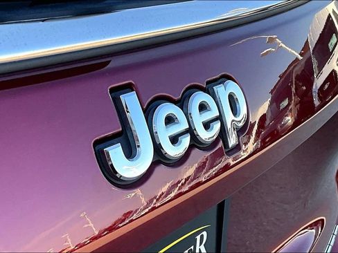 Used 2022 Jeep Compass Limited AWD/4WD image 30