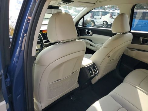 New 2026 Kia Sorento S FWD image 16