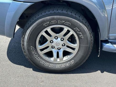 Used 2007 Toyota Sequoia SR5 RWD image 25