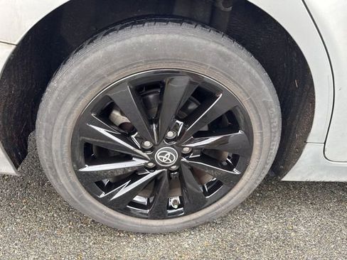 Used 2022 Toyota Camry LE image 11