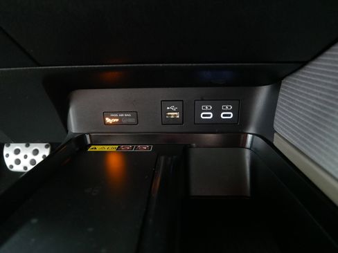 Used 2026 Toyota Camry SE AWD/4WD image 30
