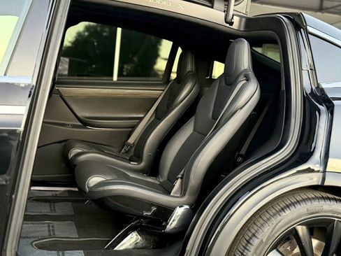 Used 2016 Tesla Model X 90D image 19