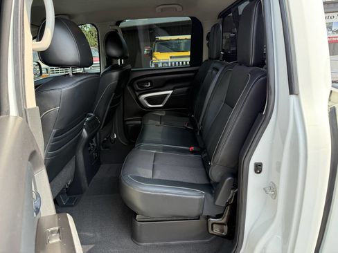 Used 2018 Nissan Titan PRO-4X image 20