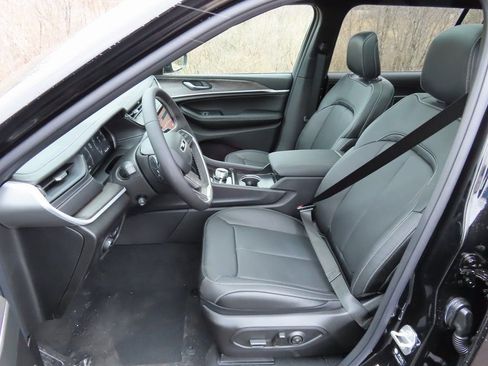 New 2026 Jeep Grand Cherokee L Limited image 21