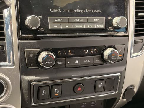 Used 2021 Nissan Titan SV w/ SV Convenience Package AWD/4WD image 22