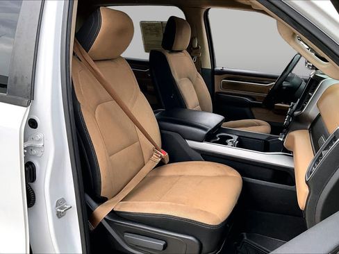 Used 2019 RAM 1500 Big Horn AWD/4WD image 7