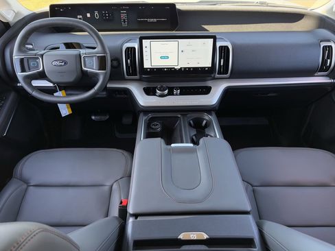 New 2025 Ford Expedition Active image 27