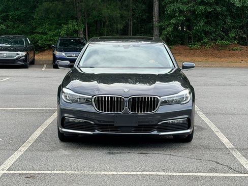 Used 2018 BMW 740i xDrive AWD/4WD image 3