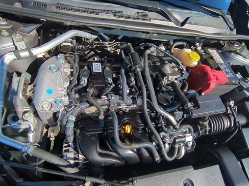 Used 2022 Nissan Sentra SR w/ Electronics Package image 32