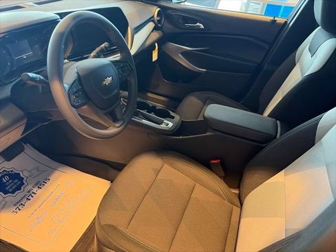 New 2026 Chevrolet Trax LS w/ LS Convenience Package FWD image 15