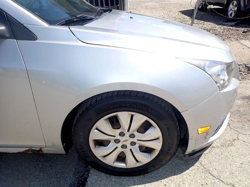Used 2012 Chevrolet Cruze LS image 10