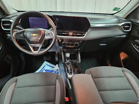 Used 2025 Chevrolet TrailBlazer LT w/ Convenience Package FWD image 19