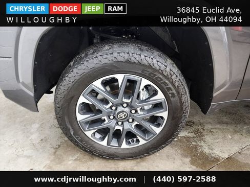 Used 2025 Toyota Tundra Limited AWD/4WD image 44