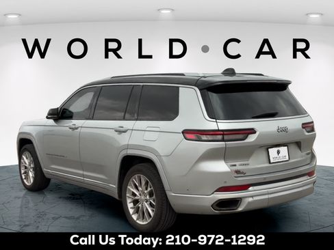 Used 2021 Jeep Grand Cherokee L Summit w/ Luxury Tech Group V AWD/4WD image 11