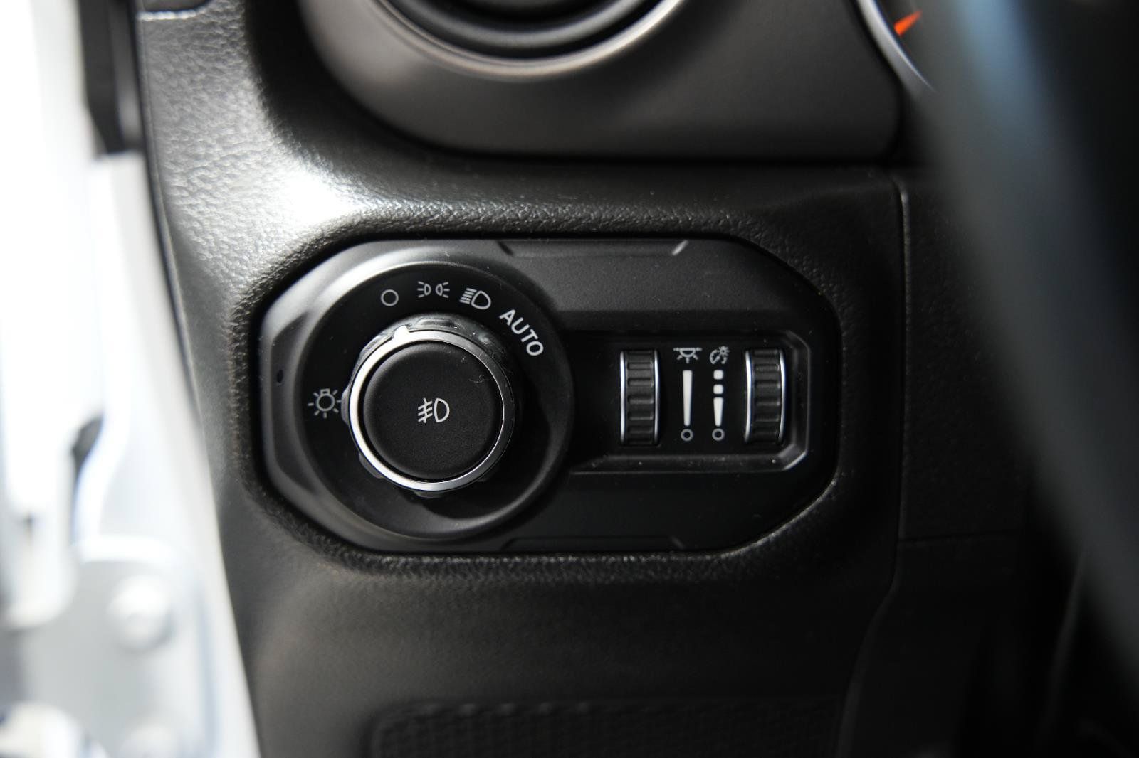 Used 2022 Jeep Wrangler Unlimited Sport AWD/4WD image 23