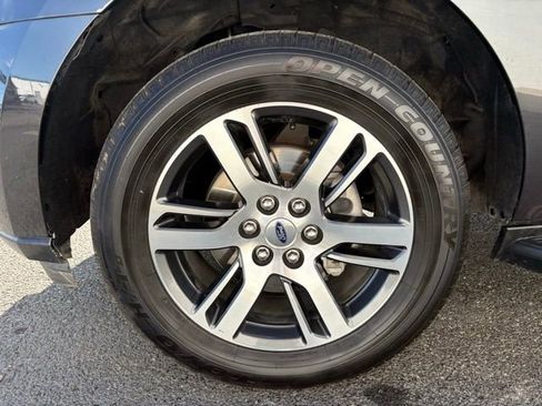 Used 2024 Ford Expedition Limited image 9