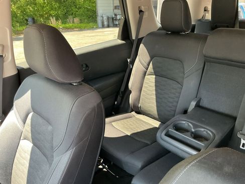 Used 2025 Nissan Pathfinder SV image 36