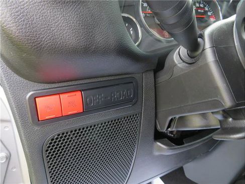 Used 2017 Jeep Wrangler Unlimited Rubicon image 10