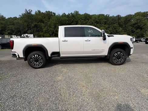 Used 2024 GMC Sierra 3500 Denali Ultimate AWD/4WD image 8