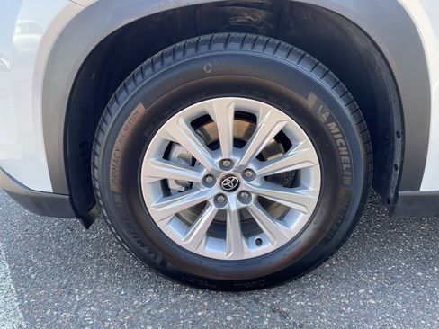 Certified 2025 Toyota Grand Highlander AWD image 11