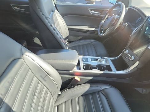 Used 2024 Ford Edge SEL image 5