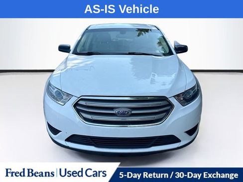 Used 2018 Ford Taurus SE FWD image 2