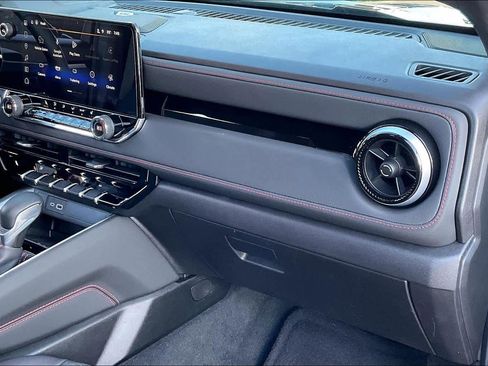 Certified 2025 Chevrolet Colorado Z71 w/ Technology Package image 18