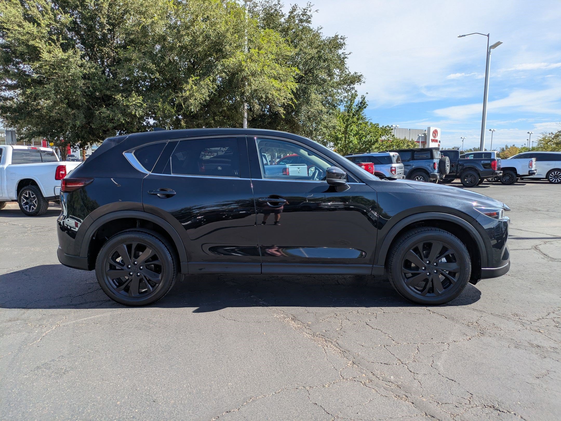 Used 2023 MAZDA CX-5 AWD 2.5 S w/ Premium Plus Pkg image 2