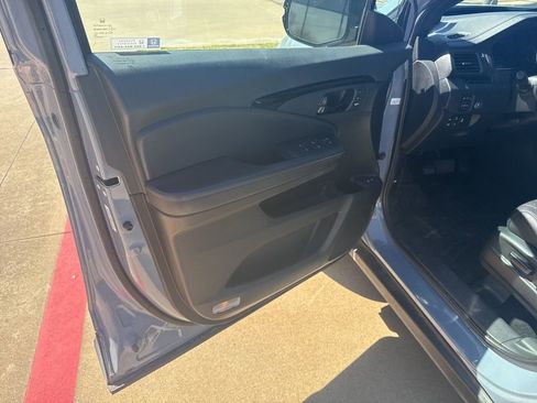 Used 2022 Honda Passport Elite image 11