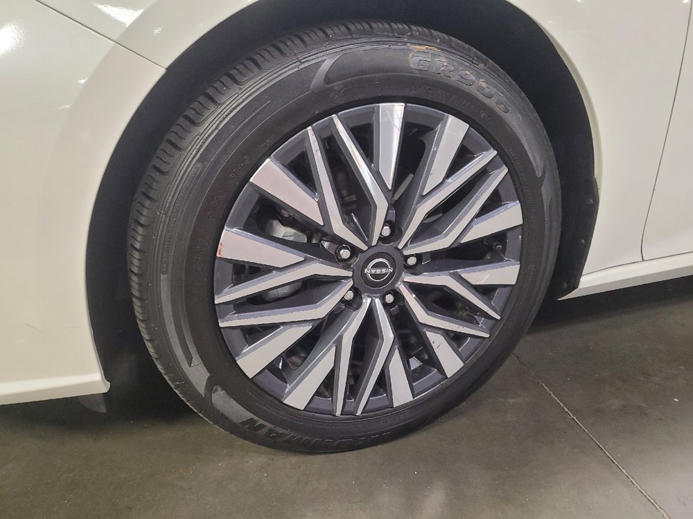 Used 2024 Nissan Altima 2.5 SV FWD image 31