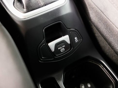 Used 2020 Jeep Renegade Altitude image 27