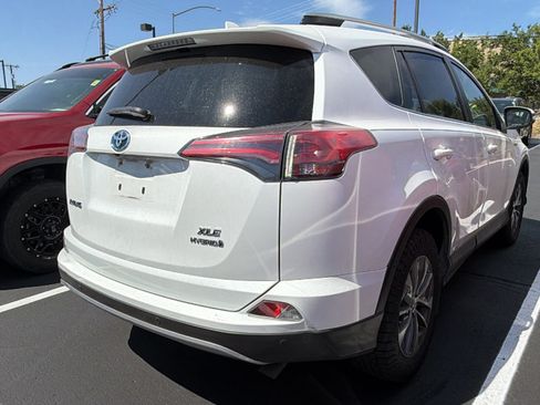 Used 2017 Toyota RAV4 XLE w/ Convenience Package AWD/4WD image 2