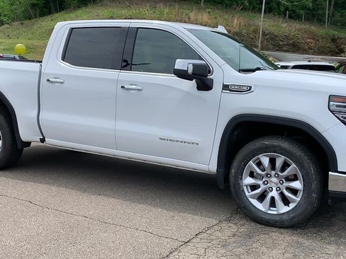 Used 2024 GMC Sierra 1500 SLT AWD/4WD image 6