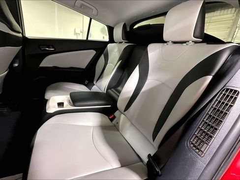 Used 2018 Toyota Prius Prime Advanced FWD image 30