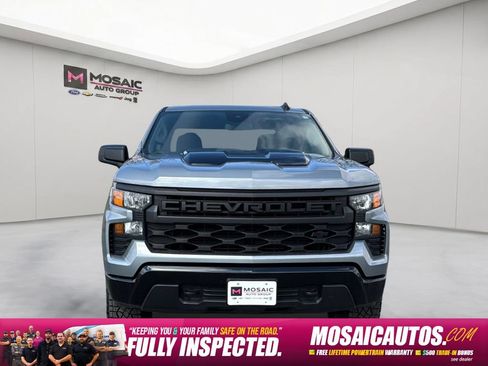 Used 2024 Chevrolet Silverado 1500 Custom Trail Boss w/ Dark Appearance Package AWD/4WD image 2