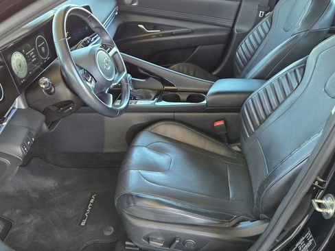 Used 2023 Hyundai Elantra Limited FWD image 13