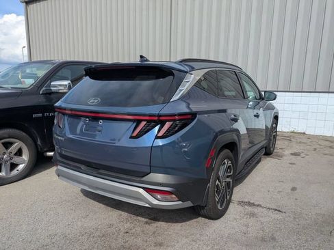 Used 2025 Hyundai Tucson Limited FWD image 2