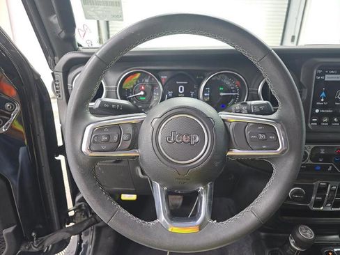 Used 2023 Jeep Wrangler Unlimited Sahara w/ Dual Top Group AWD/4WD image 6