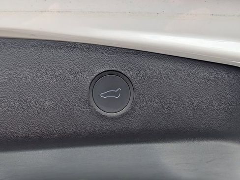 Used 2023 Tesla Model 3 Standard Range image 13