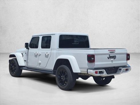 Used 2023 Jeep Gladiator Overland AWD/4WD image 7