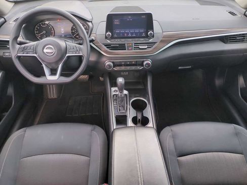 Used 2024 Nissan Altima 2.5 SV image 19