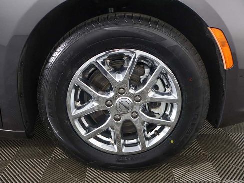 Used 2023 Chrysler Pacifica Touring-L FWD image 22