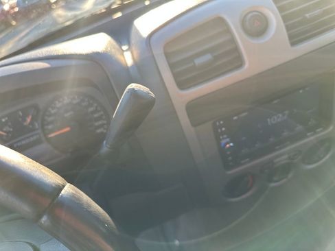 Used 2005 GMC Canyon SLE image 22