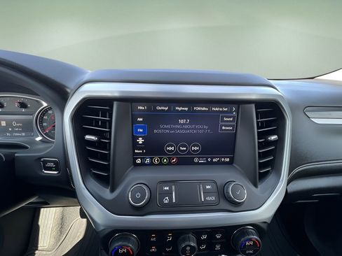 Certified 2023 GMC Acadia SLT w/ Trailering Package image 13