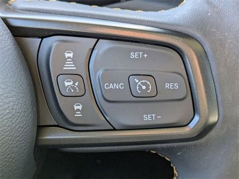 Used 2024 Jeep Gladiator Sport image 16