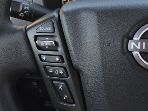 Used 2025 Nissan Frontier SV image 14